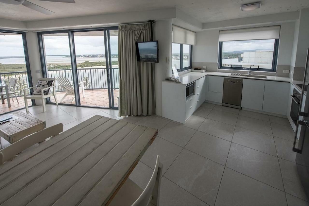 Centrepoint Apartments กาเลาดรา ภายนอก รูปภาพ